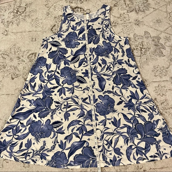 H&M Blue and White Floral Swing Dress Size Small - Picture 10 of 13